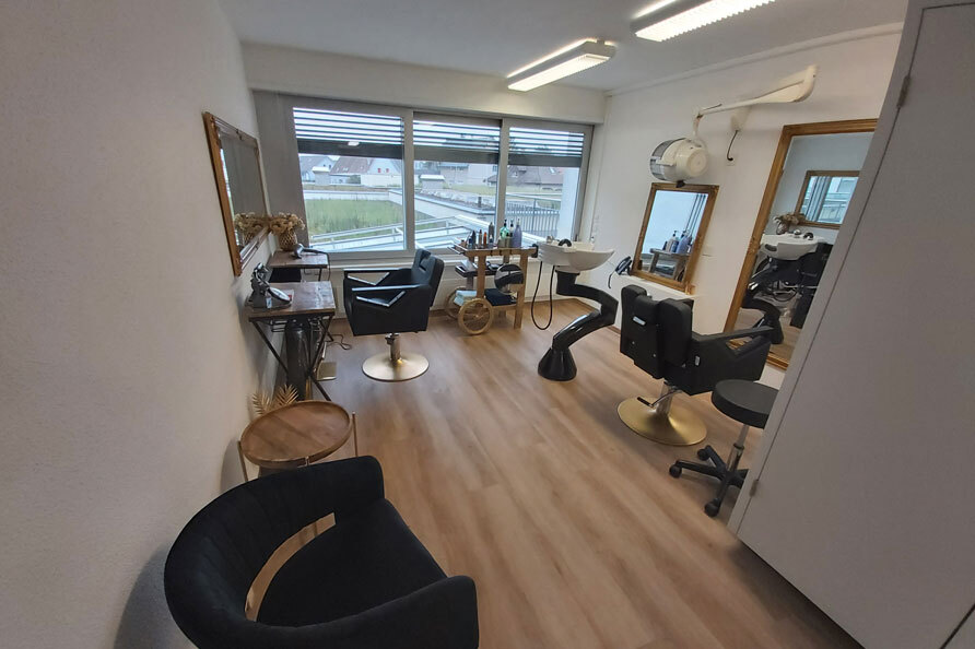 Unser Coiffeur im Seniorenzentrum Untergu Hgendorf